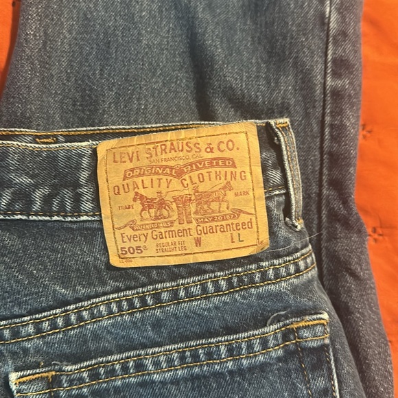 Levis Vintage 505 High Rise Straight Leg Dad Jeans 33.5” waist - Picture 3 of 5